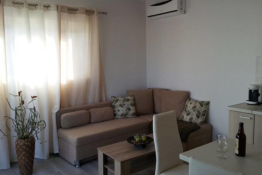 Nianthy Apartments Faliraki Ngoại thất bức ảnh